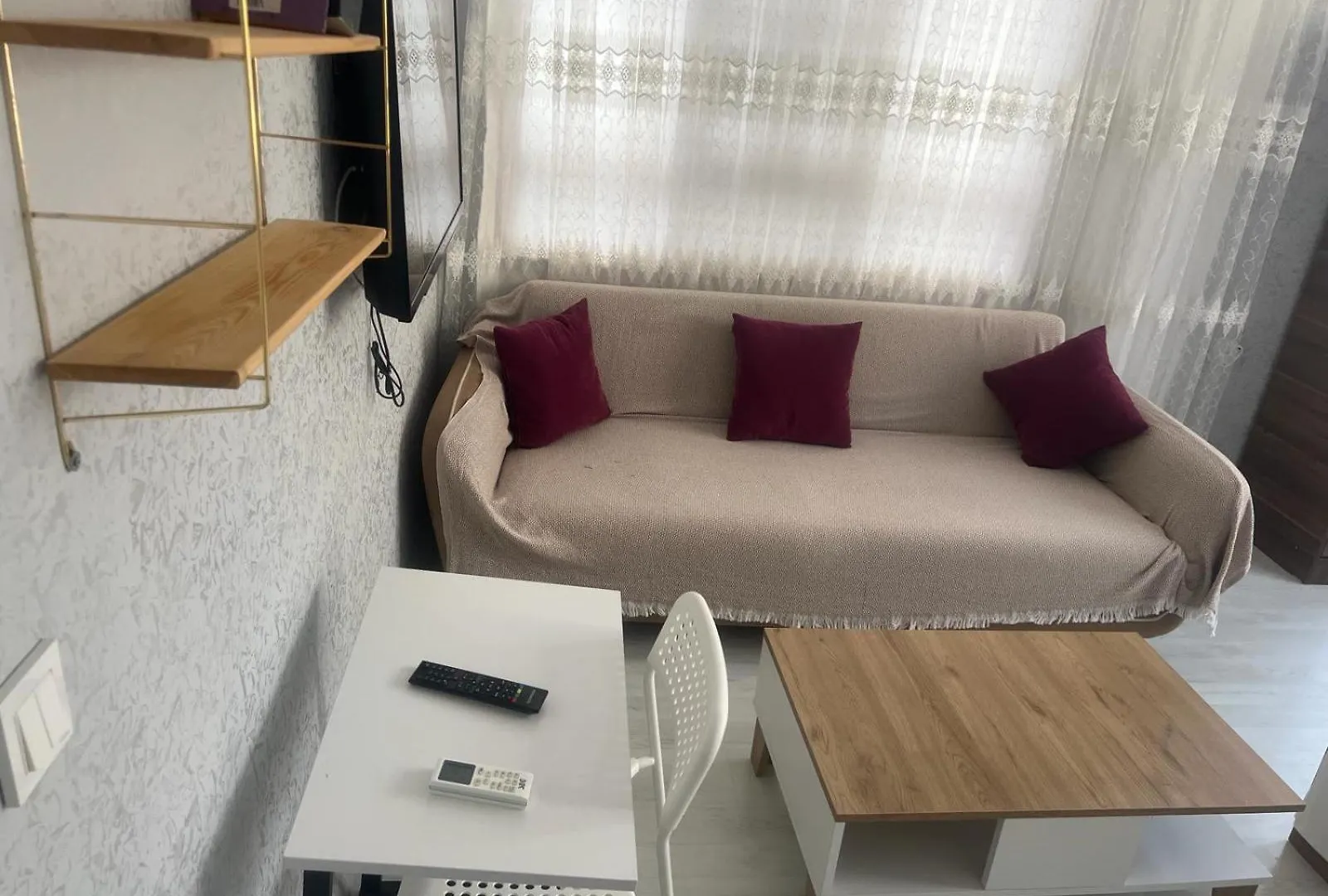 Antalyanin Kalbinde Terasli Odalar ゲストハウス アンタルヤ